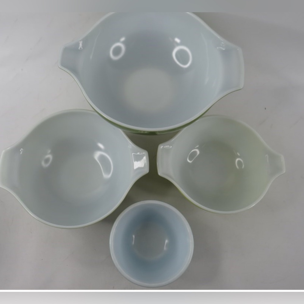 "Vintage" Pyrex Bowls Lot of 4 [C746] - Picture 5 of 12